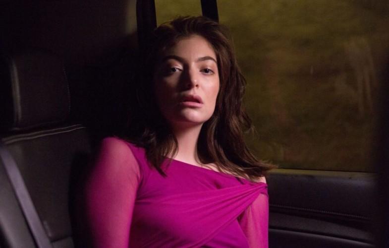 LORDE “GREEN LIGHT”